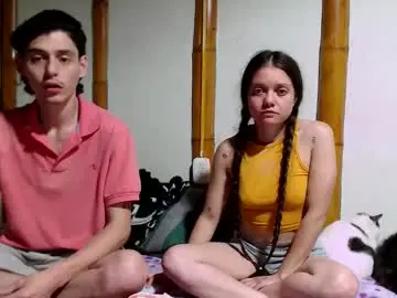 Chaturbate Live Sex Cam of miahells