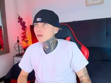 Chaturbate Free Porn Cam of adamswalkerr_