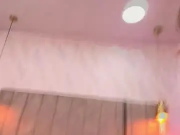 Chaturbate Watch Live Sex Cams of emely_606