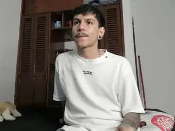 Chaturbate Live Sex Cam of austin_falcon