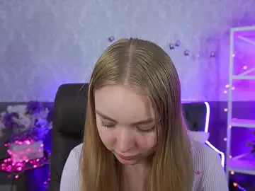 Chaturbate Live Sex Cam of emilysunshines