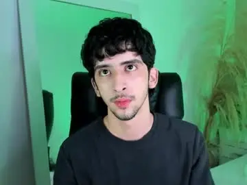 Chaturbate Live Sex Cam of salvatore_monterey