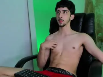 Chaturbate Live Sex Cam of salvatore_monterey
