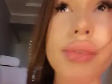 Chaturbate Adult Video Chat of ella_lee15