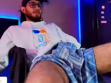 Chaturbate Watch Live Sex Cams of kuzzcoo