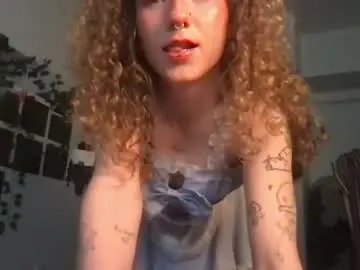 Chaturbate Live Sex Cam of maevebabexo