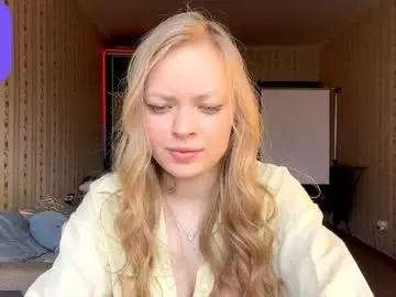 Chaturbate Live Sex Cam of lanniecastellow