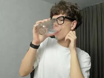 Chaturbate Live Sex of calvin_loves_you