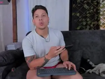 Chaturbate Sex Chat of kaledd_musclee