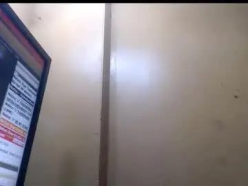 Chaturbate Live Sex of kylieebarbie97