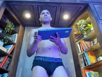 Chaturbate Free Porn Cam of owenpierce1