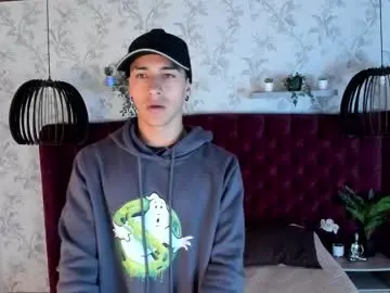 Chaturbate Sex Cam of andyjoy_