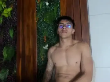 Chaturbate Adult Video Chat of andyjoy_