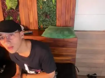 Chaturbate Adult Webcam of andyjoy_