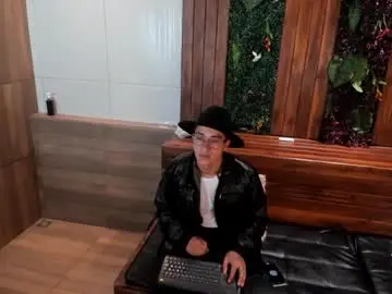 Chaturbate Nude Webcam of andyjoy_