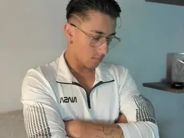 Chaturbate Free Live Porn of andyjoy_