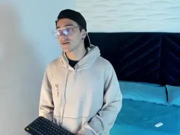 Chaturbate Free Porn Cam of andyjoy_