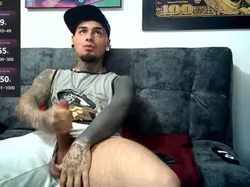 Chaturbate Best live sex cam show of julian_tattoo