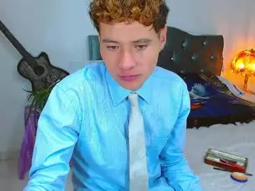 Chaturbate Live Sex Cam of _santi2