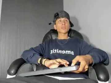 Chaturbate Live Porn of daddy_darcks