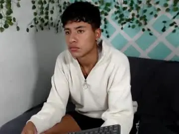 Chaturbate Nude Webcam of alexandluke1