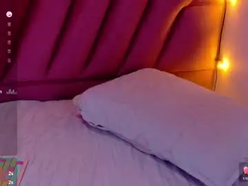 Chaturbate Live Sex Cam of hornybarelylegalgirl