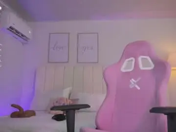 Chaturbate Live Sex Cam of cristal_bunny