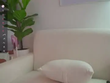 Chaturbate Live Sex Cam of cristal_bunny