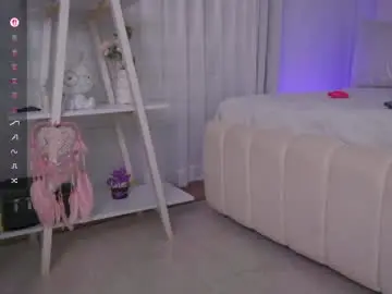 Chaturbate Watch Live Sex Cams of cristal_bunny