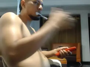 Chaturbate Sex Cam of kevinlatin_