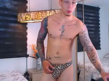 Chaturbate Free Live Porn of hotcrew_