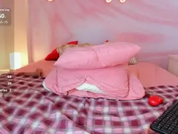 Chaturbate Live Sex Cam of rubii_cutee