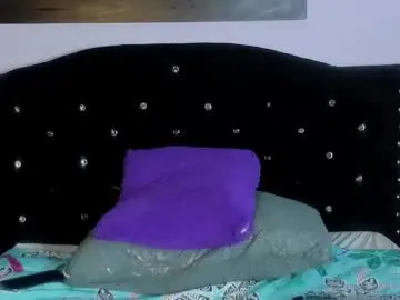 Chaturbate Live Sex Cam of isa_saenz1