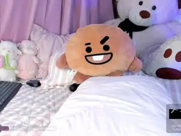 Chaturbate Nude Webcam of mia_angeel_