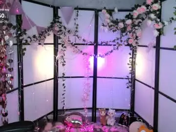 Chaturbate Live Sex of aluwe_meow