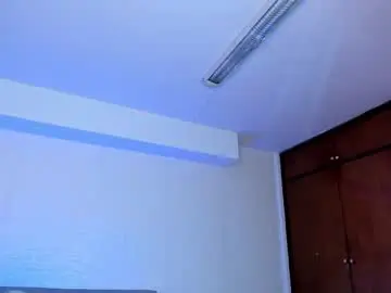 Chaturbate Live Sex Cam of saracorraless