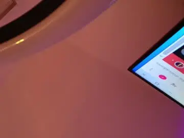 Chaturbate Sex Cam of emelie_ch_