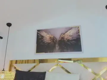 Chaturbate Live Sex Cam of emelie_ch_