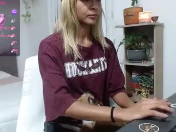 Chaturbate Live Sex Cam of ari____