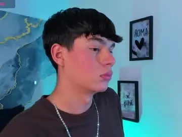 Chaturbate Live Sex Cam of isaac_kurtt