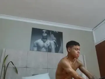 Chaturbate Adult Webcam of adam_piarse