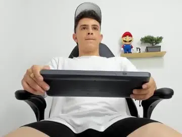 Chaturbate Watch Live Sex Cams of mikecooper_