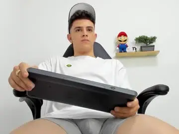 Chaturbate Free Live Porn of mikecooper_