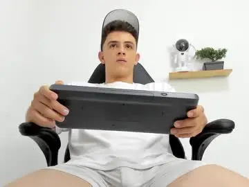 Chaturbate Free Live Porn of mikecooper_