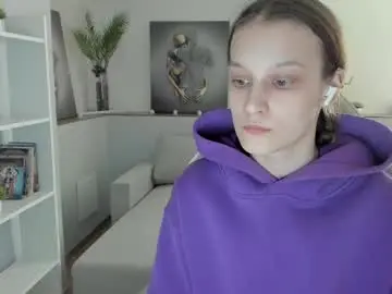 Chaturbate Sex Cam of krisdoeill