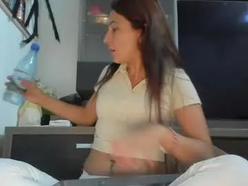 Chaturbate Best live sex cam show of mellbell_