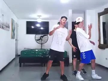 Chaturbate Best live sex cam show of benz_boys