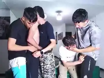 Chaturbate Sex Cam of benz_boys