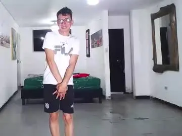 Chaturbate Free Porn Cam of benz_boys