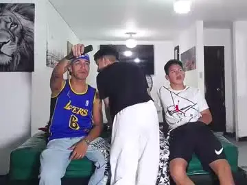 Chaturbate Free Porn Cam of benz_boys